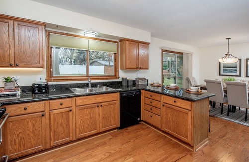 Apple Valley Casa | A beautiful five-bedroom house is perfect for the entire family!