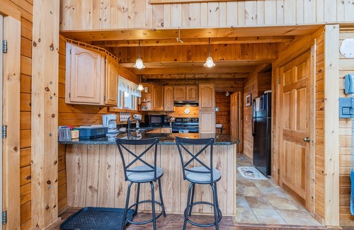 Penn Yan Cabina | Una hermosa, totalmente amueblado cabaña de madera con vistas a lago Keuka