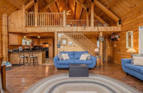 Penn Yan Cabina | Una hermosa, totalmente amueblado cabaña de madera con vistas a lago Keuka