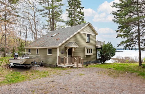 Boothbay Casa | A Beautiful Get Away on the Coast of Barter's Island