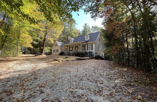 Clarkesville Casa | A beautiful, large home located right across the street from Lake Burton.