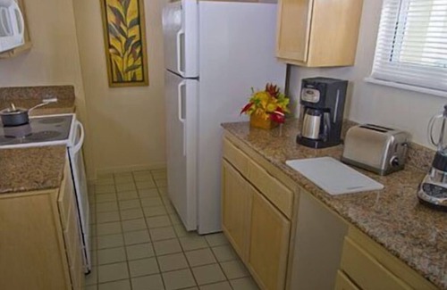 Bayview Condominio | A BEAUTIFUL OCEANFRONT RESORT, 2BDRM, Full Kitchen, wifi, pool & bar, fitness