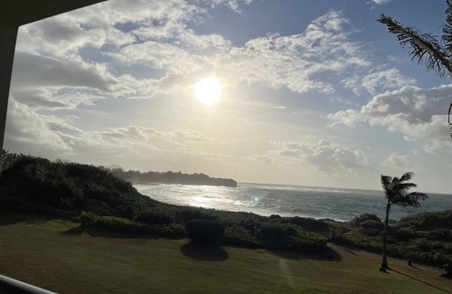 Bayview Condominio | A BEAUTIFUL OCEANFRONT RESORT, 2BDRM, Full Kitchen, wifi, pool & bar, fitness