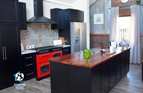 West Beach Casa | A Beautiful Property, Walking Distance to the Beach in Esperance WA!
