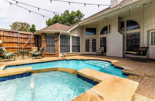 Lewisville Casa | A beautiful & quite home right off I-35 high way