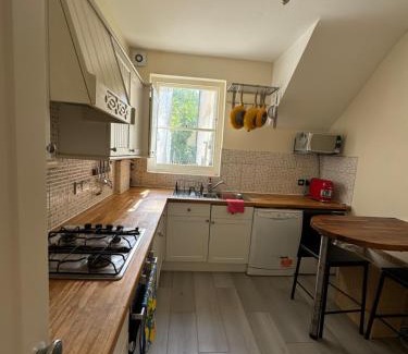 Vauxhall Casa | A beautiful room with a private garden