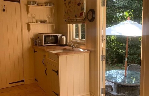 Hope Cabaña | A Beautiful Shepherd's hut in a Stunning Location Near Castleton, Peak District