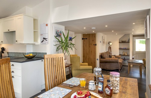 Brazzacott Cabaña | A beautifully restored Cornish cottage retreat with private hot tub