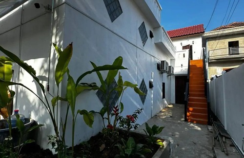 Luang Prabang Apartamento | A bedroom in a local area!