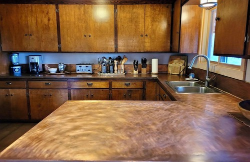 Winthrop Casa | A Bend in the River Lodge-Sleeps 30, Dog Friendly, Close to Winthrop!