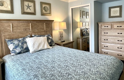 Indian Shores Complejo | A Bldg.1st floor.No stairs,Pool,Intracoastal outside your door! Beach easy walk.