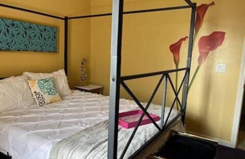 Tougaloo Apartamento | A Bliss of Color Townhouse