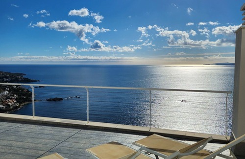 Almadraba-Canyelles Villa | A breathtaking view, a superb stay awaits you!