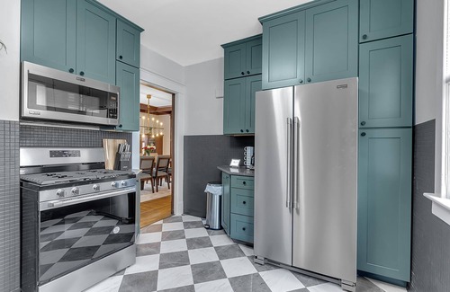 Front Park Casa | A Buffalo Gem in Elmwood Village. Centered between The Falls and Bills Stadium.