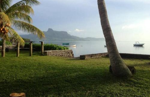 Mahebourg Casa | A bungalow right on the water
