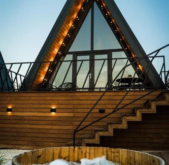 Moara Vlasiei Chalet De Esquí | A-BY THE LAKE - PRIVATE A FRAME VILLAS