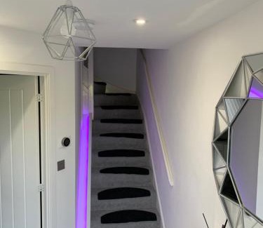 Stanford-le-Hope Apartamento | A BYK luxury modern home that sleeps 2 - 8 people