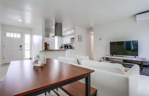 Village of La Jolla Casa | A-C 3 Blocks to Ocean Downtown La Jolla Remodel