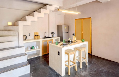 Santa María Apartamento | A/C in Bed | Pool Access | Cleaned Daily | 55"Inch S/TV