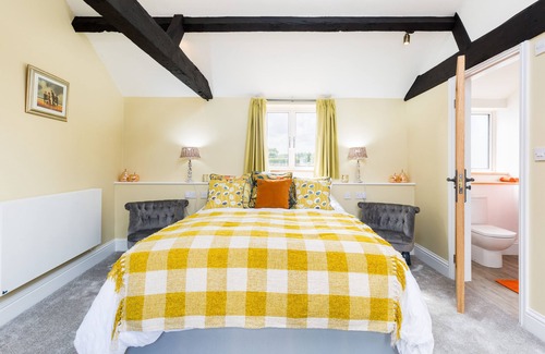 Deerhurst Casa | A Calm, Cosy and Idyllic break with Swimming Pool, Jacuzzi and Sauna!