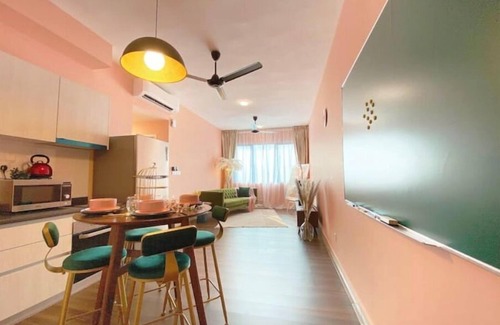 Pekeliling Apartamento | “A Candy Vibes”