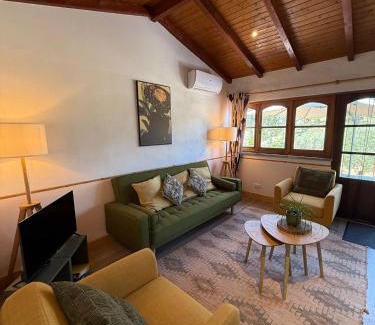 Sao Martinho da Cortica Cama Y Desayuno | A Casa Amarela Guesthouse