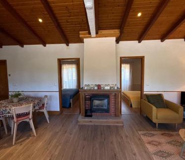 Sao Martinho da Cortica Cama Y Desayuno | A Casa Amarela Guesthouse