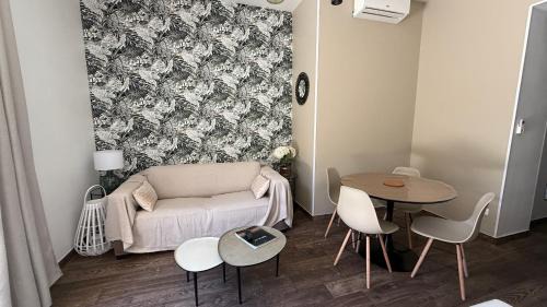 Bastia Apartamento | A CASA CORBAIA Appartement 40 m2, jardin privé, parking, proche centre ville et mer Apartment 40 m2, private garden parking near town center and sea port and airport