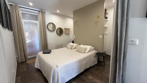 Bastia Apartamento | A CASA CORBAIA Appartement 40 m2, jardin privé, parking, proche centre ville et mer Apartment 40 m2, private garden parking near town center and sea port and airport