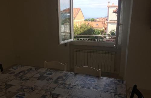 Ceriale Apartamento | A Casa di Nonna Luciana - Trilocale con Giardino