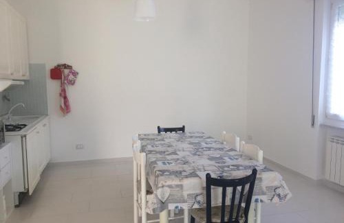 Ceriale Apartamento | A Casa di Nonna Luciana - Trilocale con Giardino