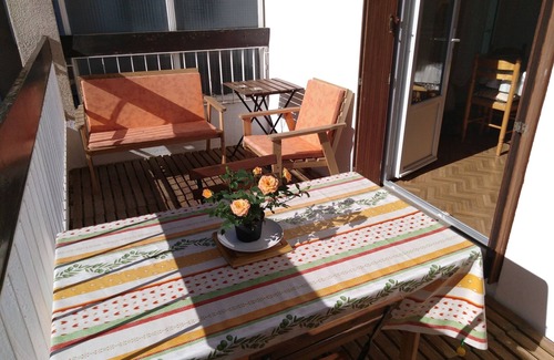 Bagneres-de-Luchon Apartamento | Un espíritu de chalet en el corazón de la ciudad.