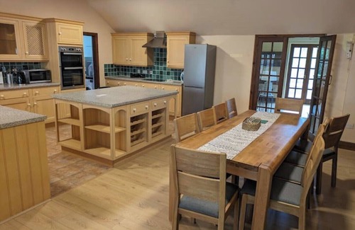 Fiddington Cabaña | A charming 4 bedroom cottage with plenty of space to relax.