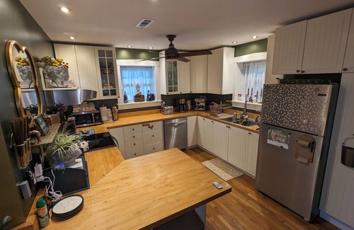Hermann Cabaña | A Charming and Private Cottage in the historic downtown of Hermann, Missouri.