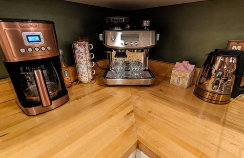 Hermann Cabaña | A Charming and Private Cottage in the historic downtown of Hermann, Missouri.