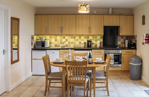 Cwmtirmynach Cabaña | A charming cottage near Bala, offering private access to scenic farm walks.