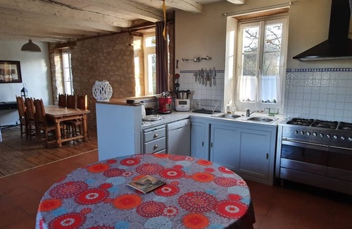 Saint Sozy Casa | Una casa con encanto en Dordoña con piscina