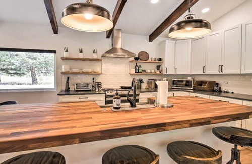 Missoula Casa | A charming riverfront 3-bedroom house bordering the Clark Fork River.