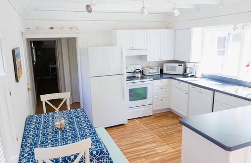 Edgartown Cabaña | A Cottage Vineyard Encanto junto a la charca