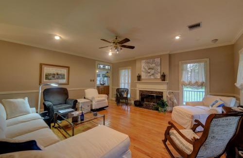 Raceland Cama Y Desayuno | A Chateau on the Bayou Bed & Breakfast