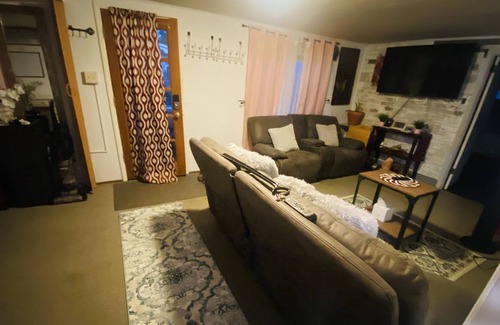 Franklin to the Fort Cama Y Desayuno | A Cheerful 1 and half house located in Missoula Montana. Sleeps 3 people only.