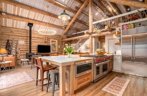 Fennville Cabina | A Chef's Cabin in the Woods