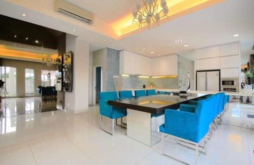 Cheras Casa | A Chic 4BR Oasis with Gazebo Your Dream Getaway