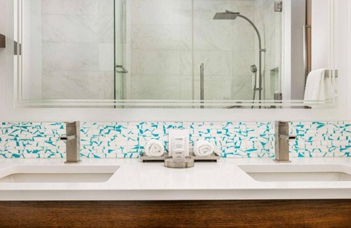 Capitol Hill Casa | A chic stay in the Golden Triangle !
