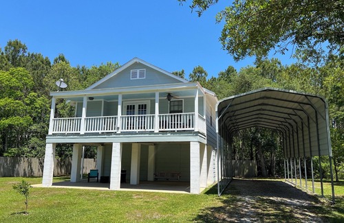 Shoreline Park Cabaña | A Coastal Charm indeed. Porch Swings, Sea Breezes & Southern Ease