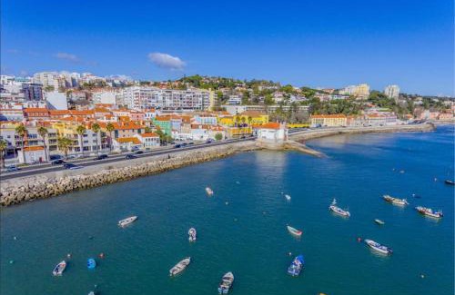 Paco De Arcos Apartamento | A Coastal Retreat in Oeiras