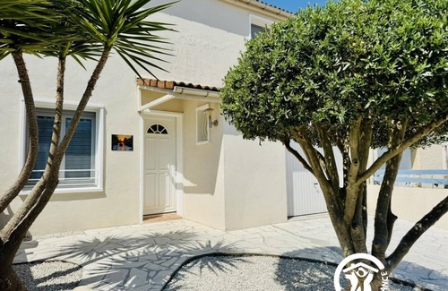 Trebes Casa | A cocooning getaway just 10' from the medieval city of Carcassonne for a pure stay.