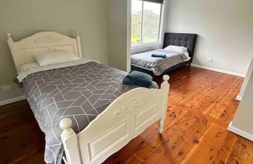 Kenthurst Casa | A Complete Family House approximately 3km from Town Center