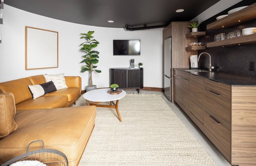 Billings Casa | A converted grain bin with a Montana feel with modern design and comforts.