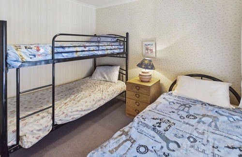Raymond Island Casa | Cedar-Cottage - Isla Raymond, VIC